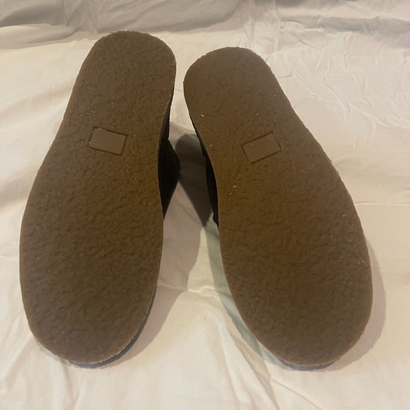 Zara size 32 navy Chukka boot. Approximately a kids size 1. NWOT. - Picture 5 of 5